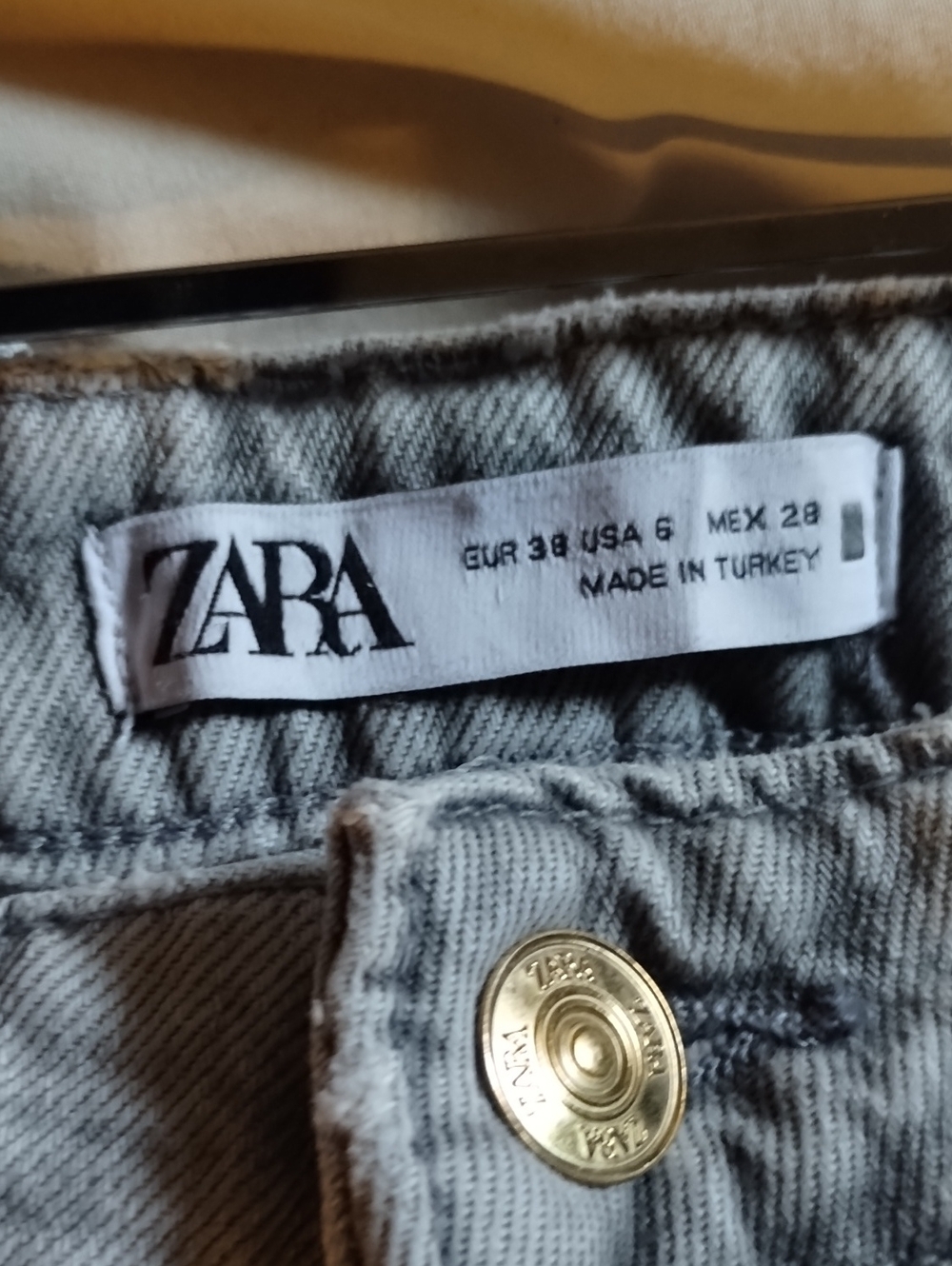 ZARA Light Gray Jeans with Gold Button